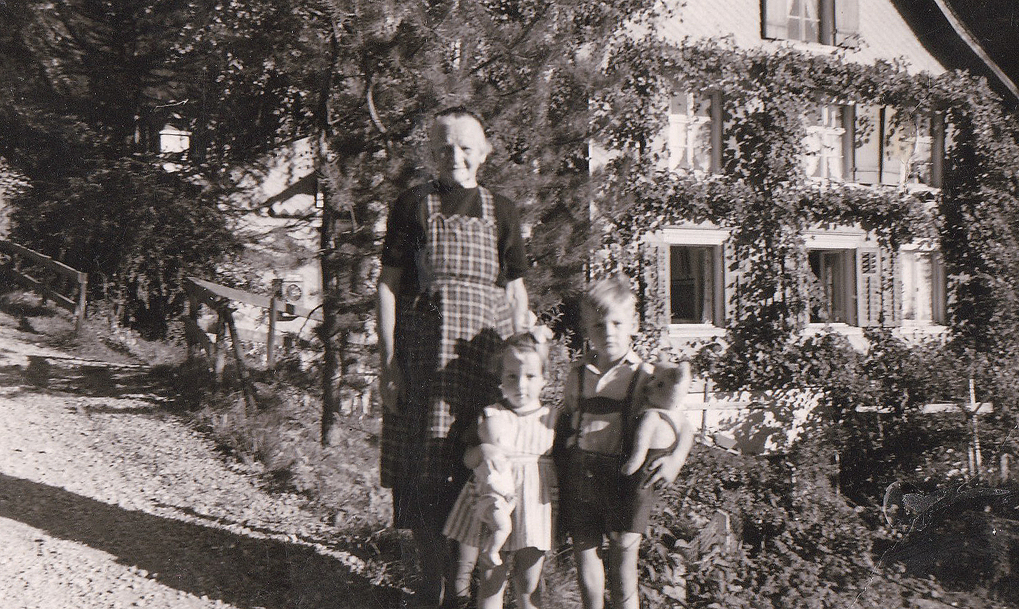 Schneider Sophie mit Eveline u. Karl Heinz (1962) 